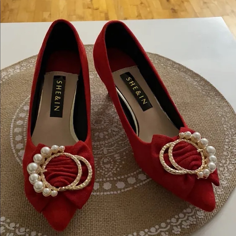 Red Velvet Pumps